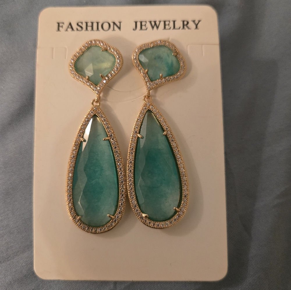 Elegant Gold and Green Drop Earrings